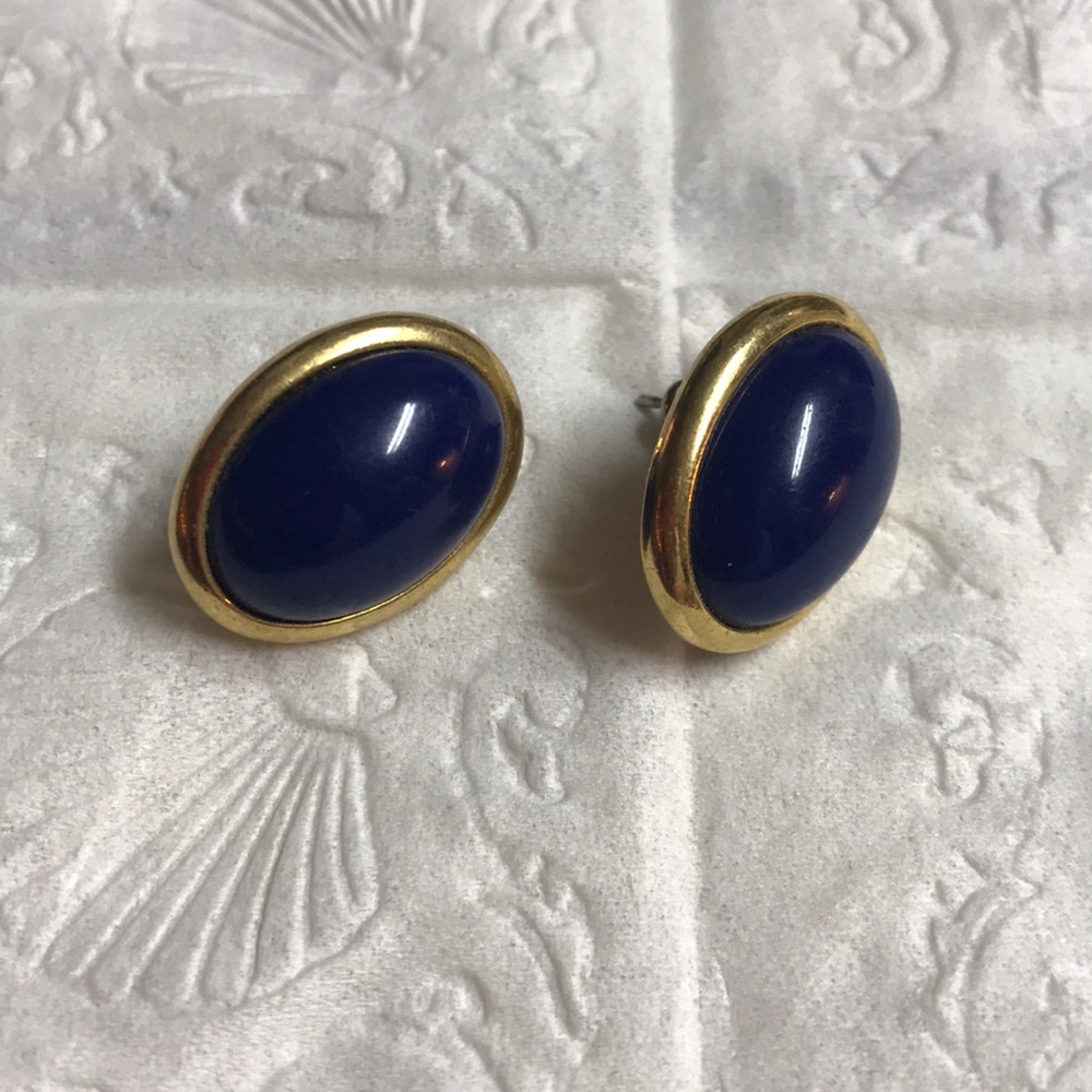 Vintage trifari post earrings navy great condition